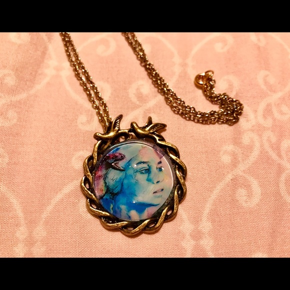 Jewelry - Daenerys Targaryen Game of Thrones bird necklace